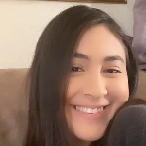 Meet your Posher, Anahi